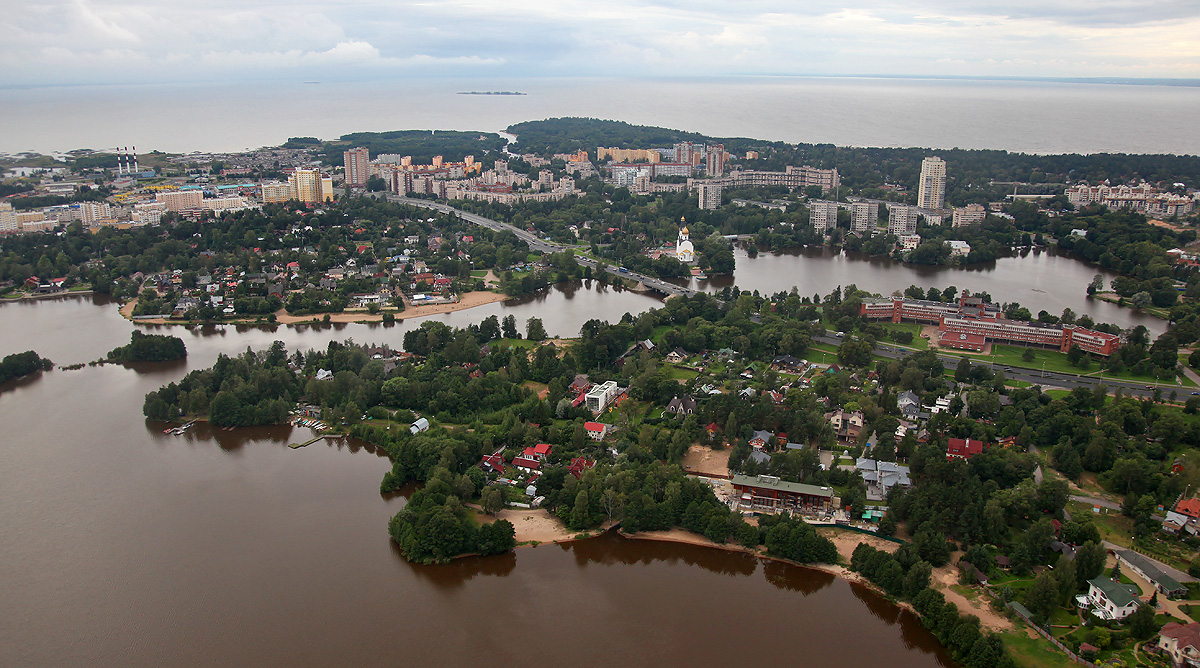 Курортный районе города санкт петербург. Курортный район Санкт-Петербурга Сестрорецк. Город Сестрорецк Ленинградской области. Сестрорецк центр города. Зеленогорск Курортный район Санкт-Петербурга.